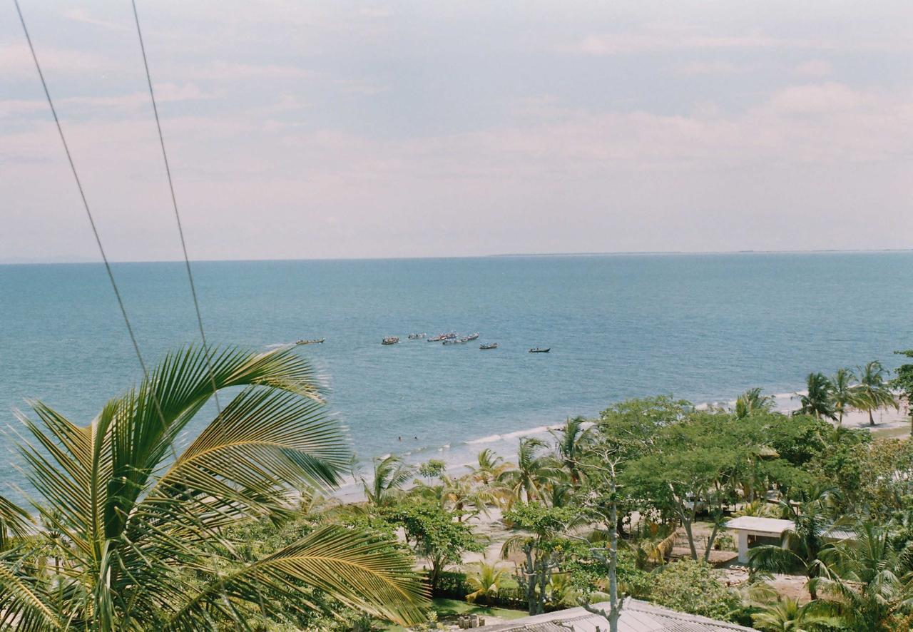 Hotel Punta De Aguila เนโคคลิ ภายนอก รูปภาพ