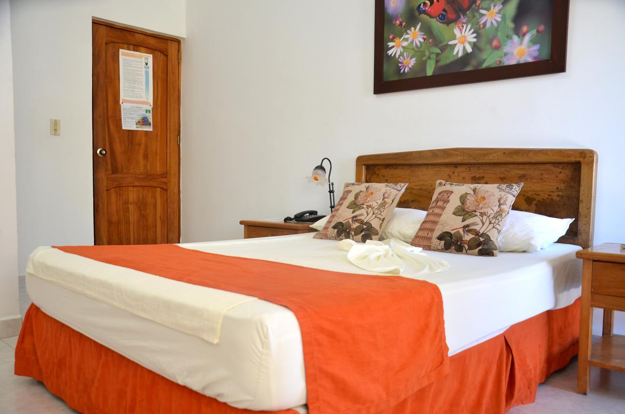 Hotel Punta De Aguila เนโคคลิ ภายนอก รูปภาพ