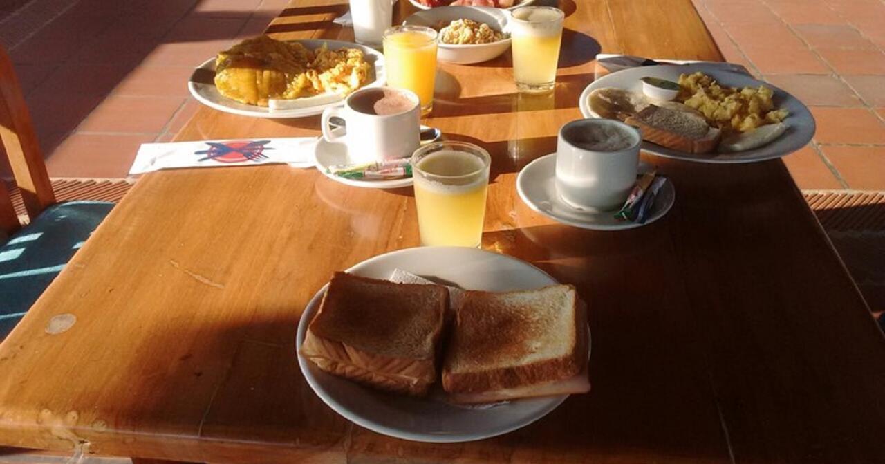 Hotel Punta De Aguila เนโคคลิ ภายนอก รูปภาพ